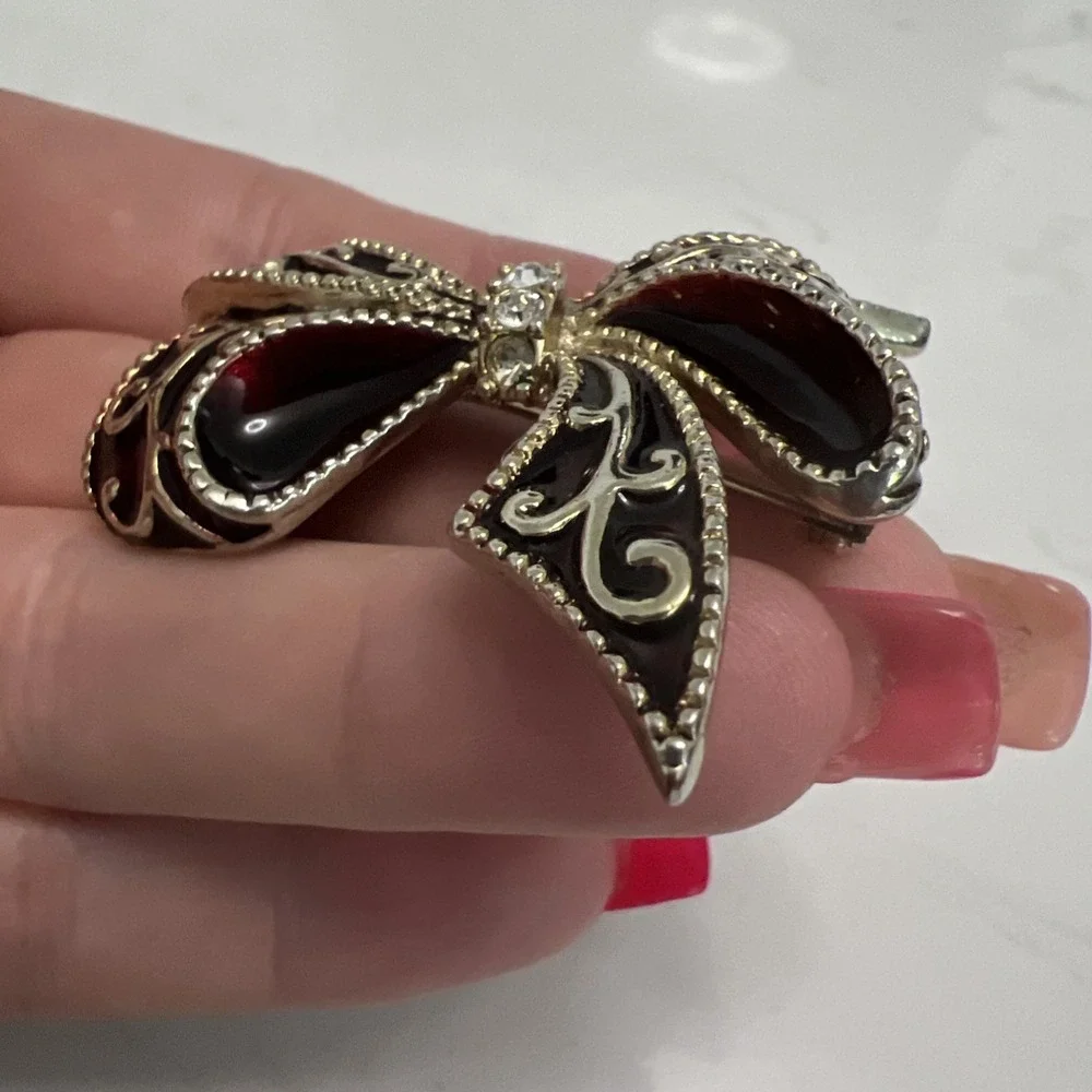 Vintage Monet‎ Bow Brooch Pin Red Enamel Rhinestone Silver Tone Signed